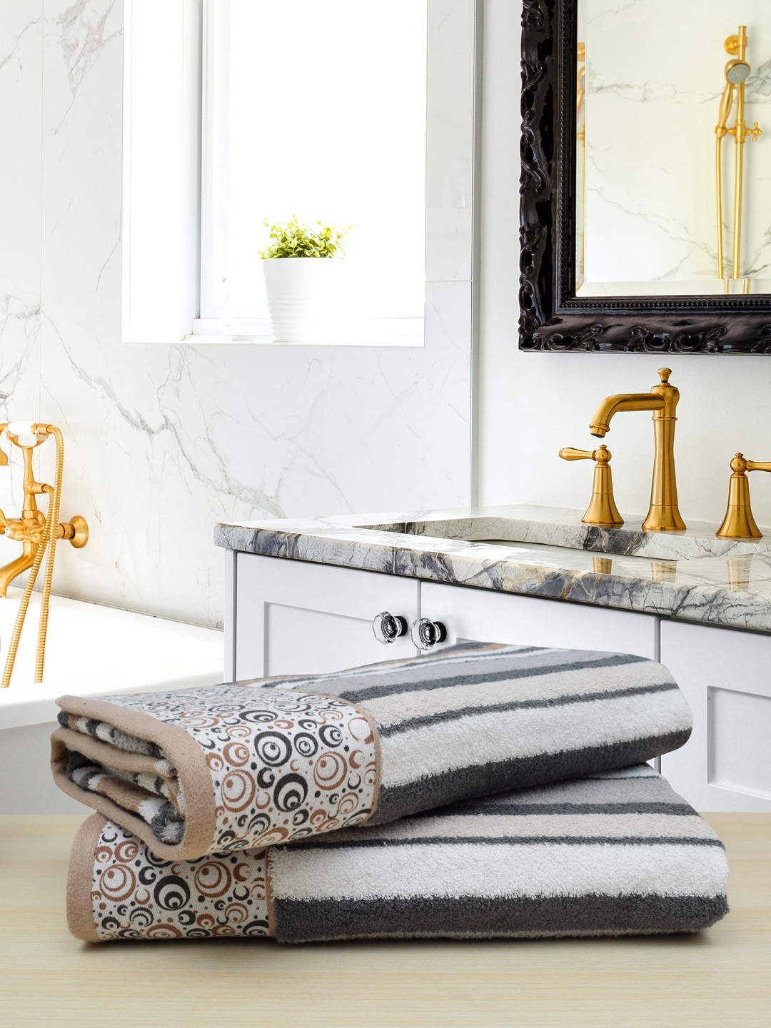

RANGOLI Set Of 2 Taupe & White Striped Terri Berri Pure Cotton Bath Towels