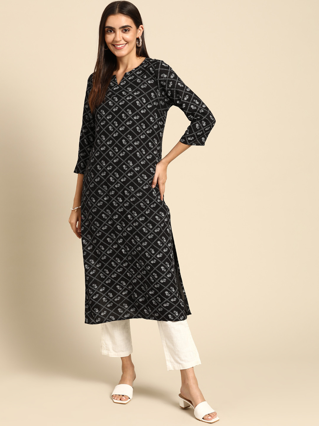 

Anouk Women Black & White Ethnic Motifs Printed Kurta