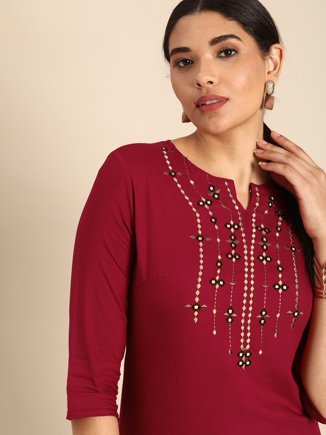 

Anouk Women Maroon Embroidered Straight Kurta