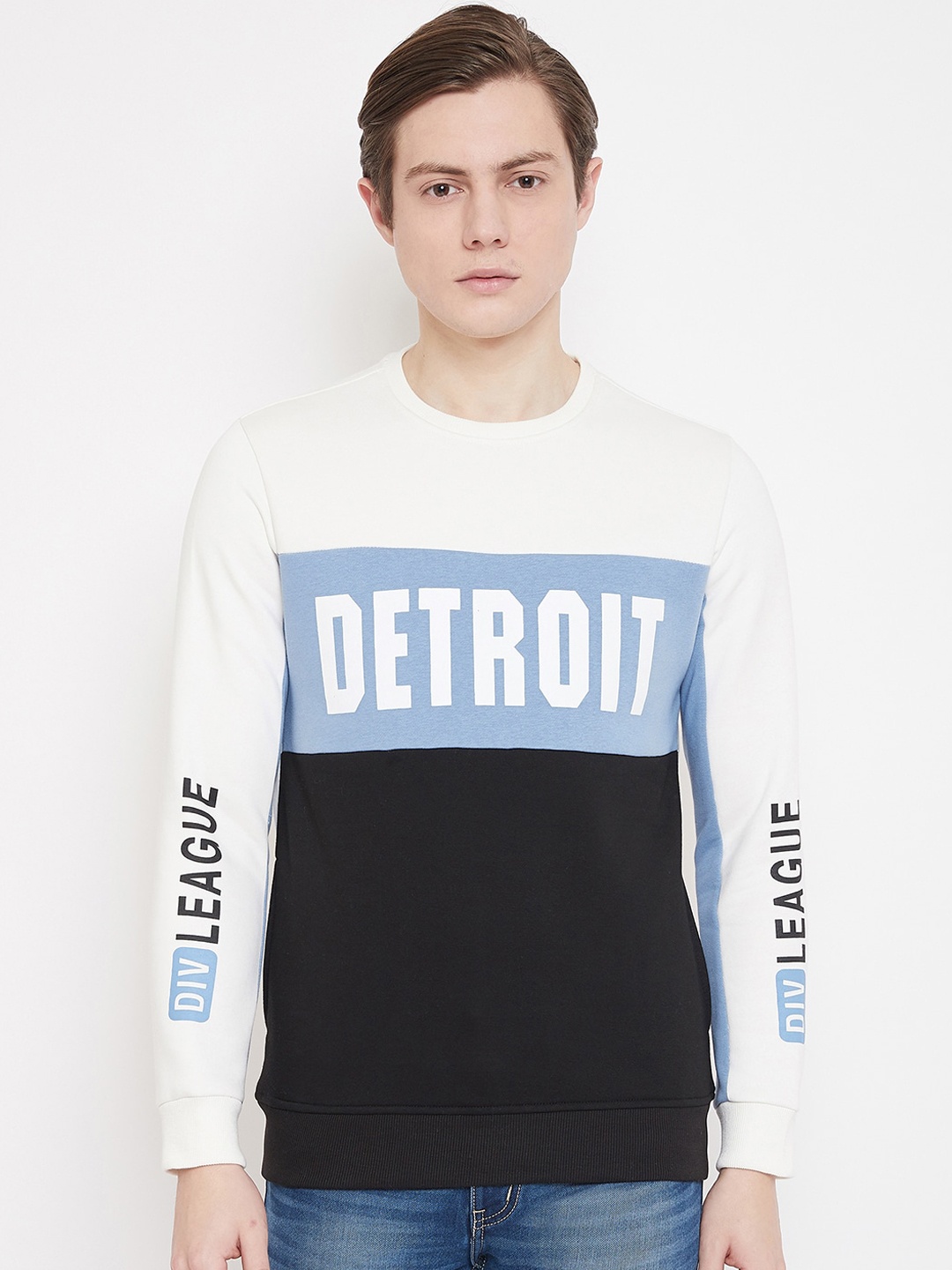 

QUBIC Men Black Colourblocked Sweatshirt