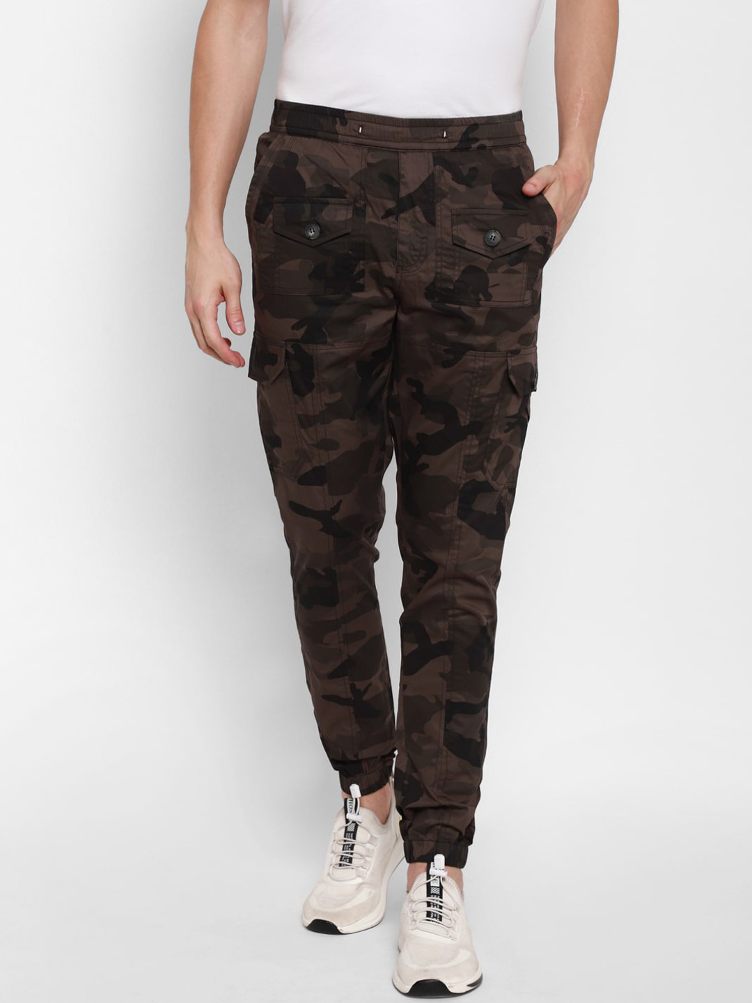 

SAPPER Men Brown & Black Camouflage Printed Slim Fit Joggers Trousers