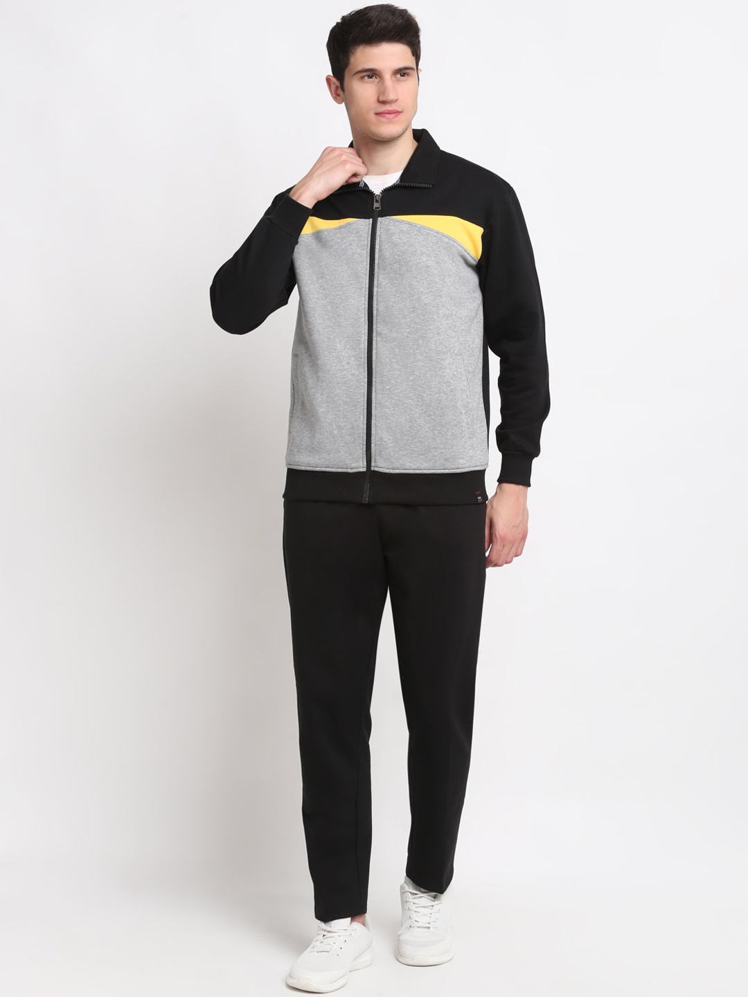 

GRIFFEL Men Black & Grey Colourblocked Cotton Tracksuit