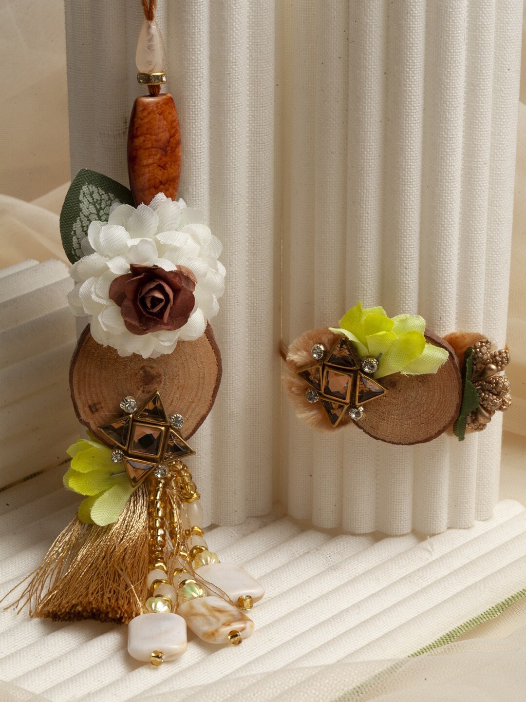 

PANASH Set of 2 Beaded Wooden Fancy Floral Lumba & Rakhi, Multi