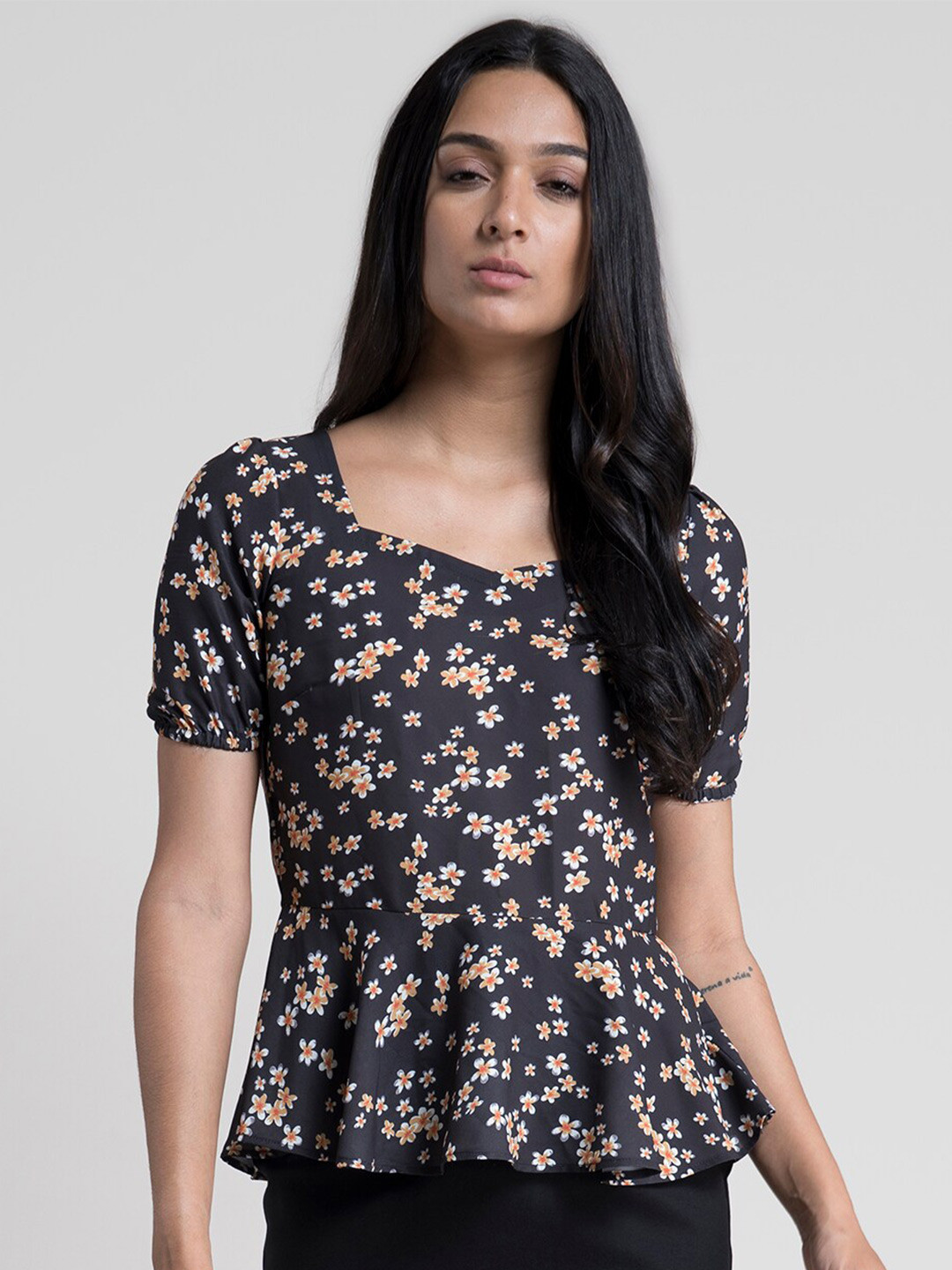 

FableStreet Women Black & Mustard Floral Printed Puff Sleeve Peplum Top