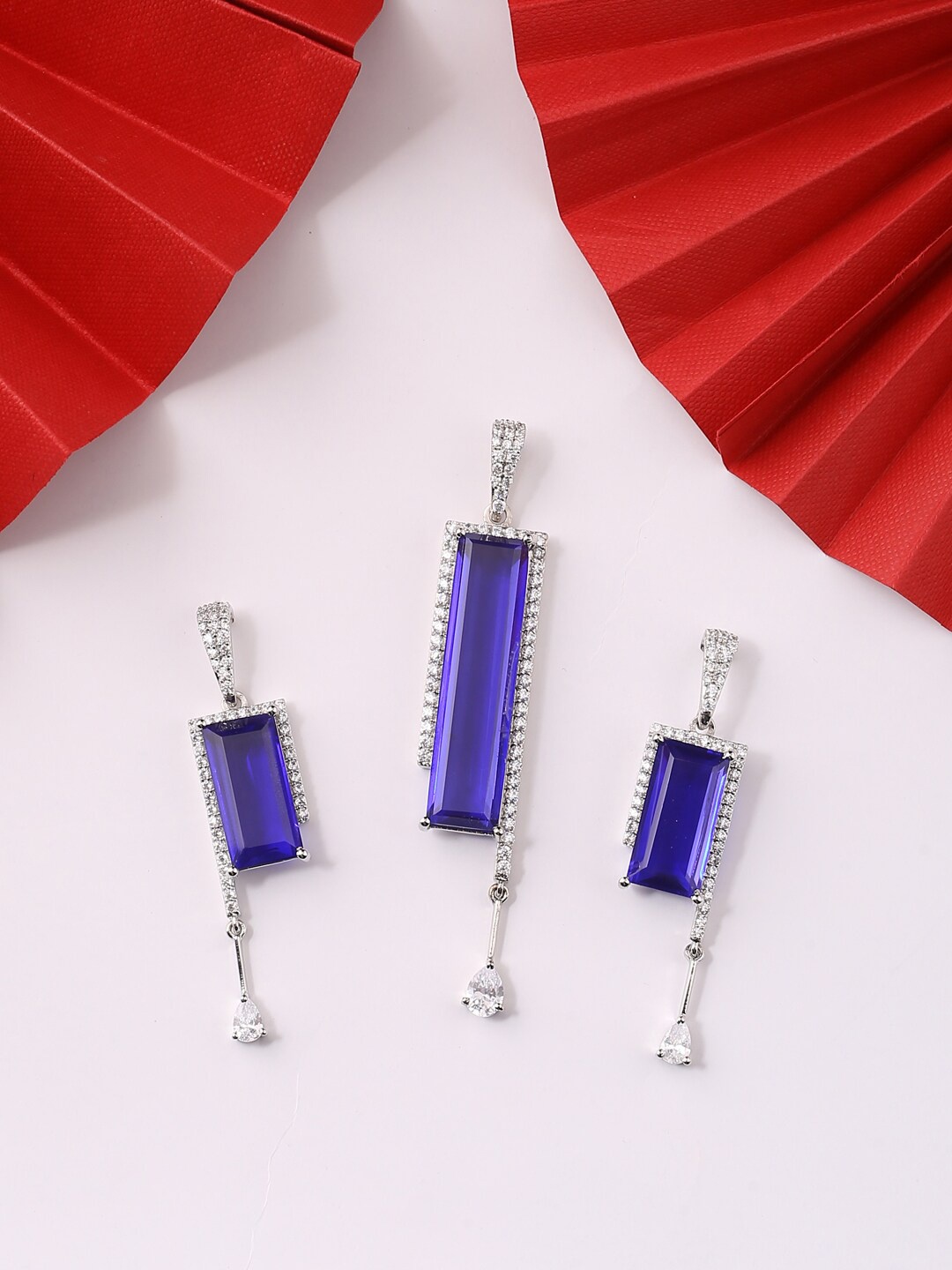 

Tistabene Silver-Toned & Blue Stone-Studded Contemporary Jewellery Set