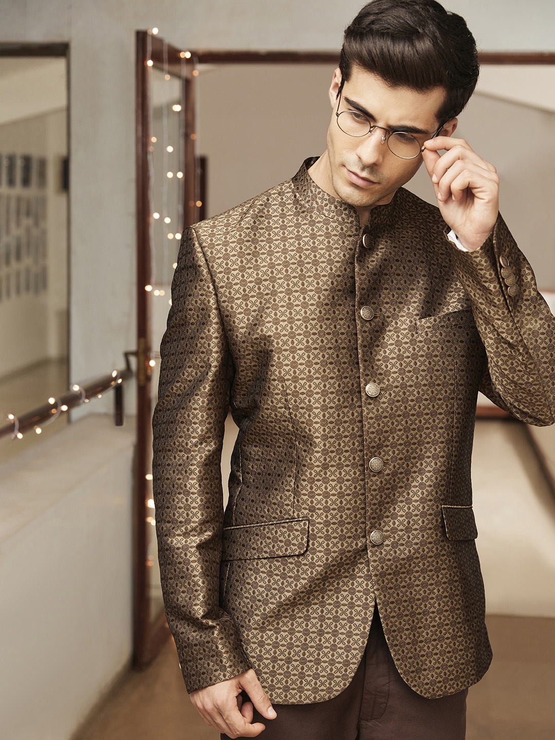 

House of Pataudi Men Brown Ethnic Motifs Embroidered Bandhgala Jashn Party Blazer