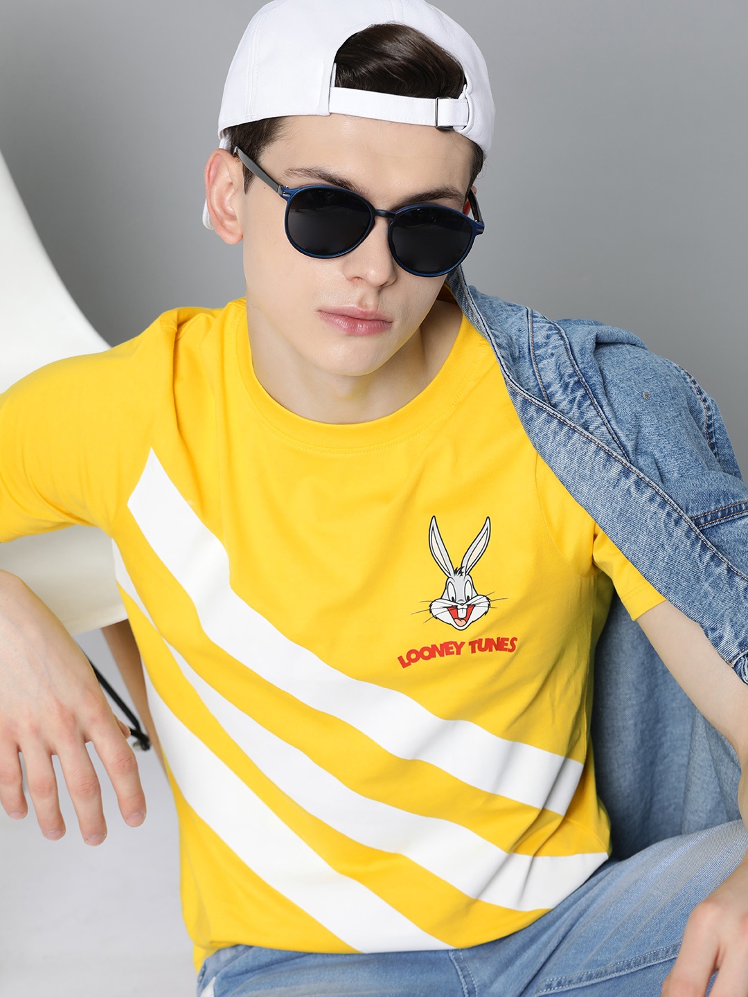 

Kook N Keech Looney Tunes Men Yellow & White Bugs Bunny Print Cotton T-shirt