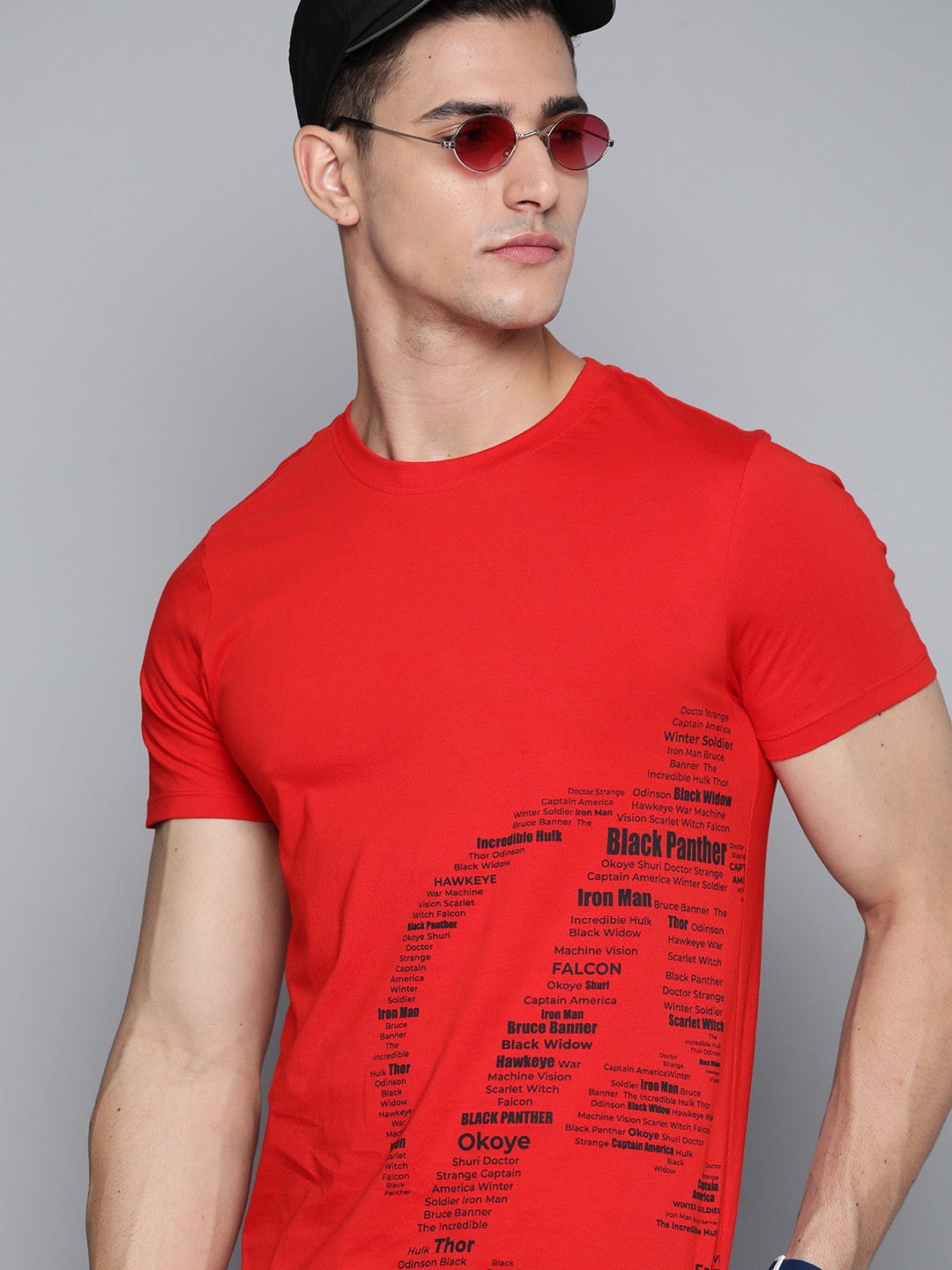 

Kook N Keech Marvel Men Red & Black Pure Cotton Avengers Printed T-shirt