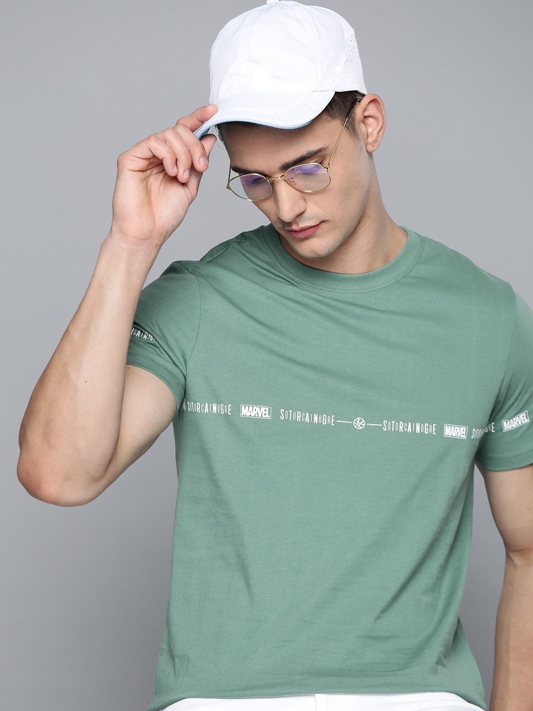 

Kook N Keech Marvel Men Green & White Pure Cotton Printed T-shirt