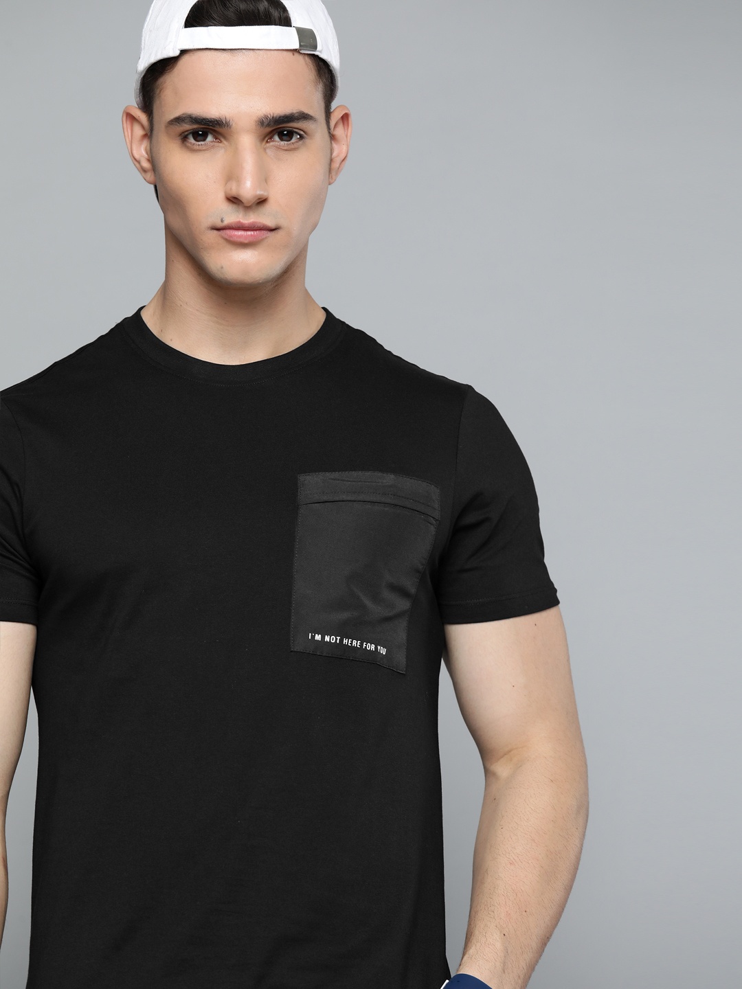 

Kook N Keech Men Black Solid T-shirt with Pocket Detail