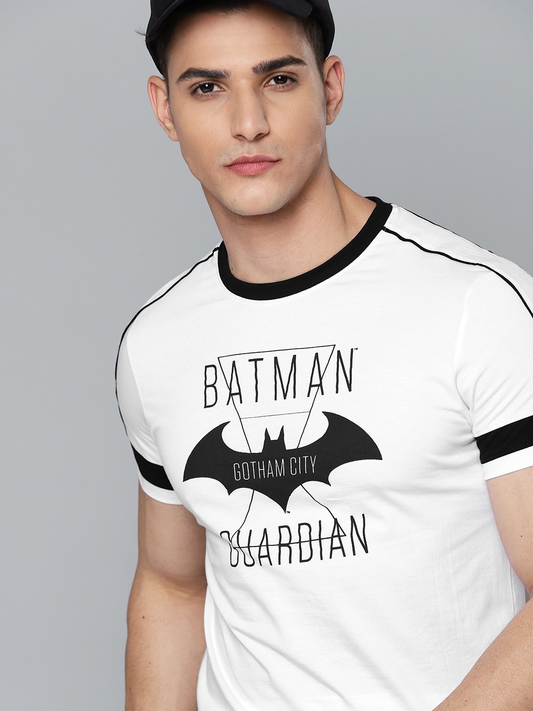 

Kook N Keech Batman Men White & Black Batman Printed Pure Cotton T-shirt