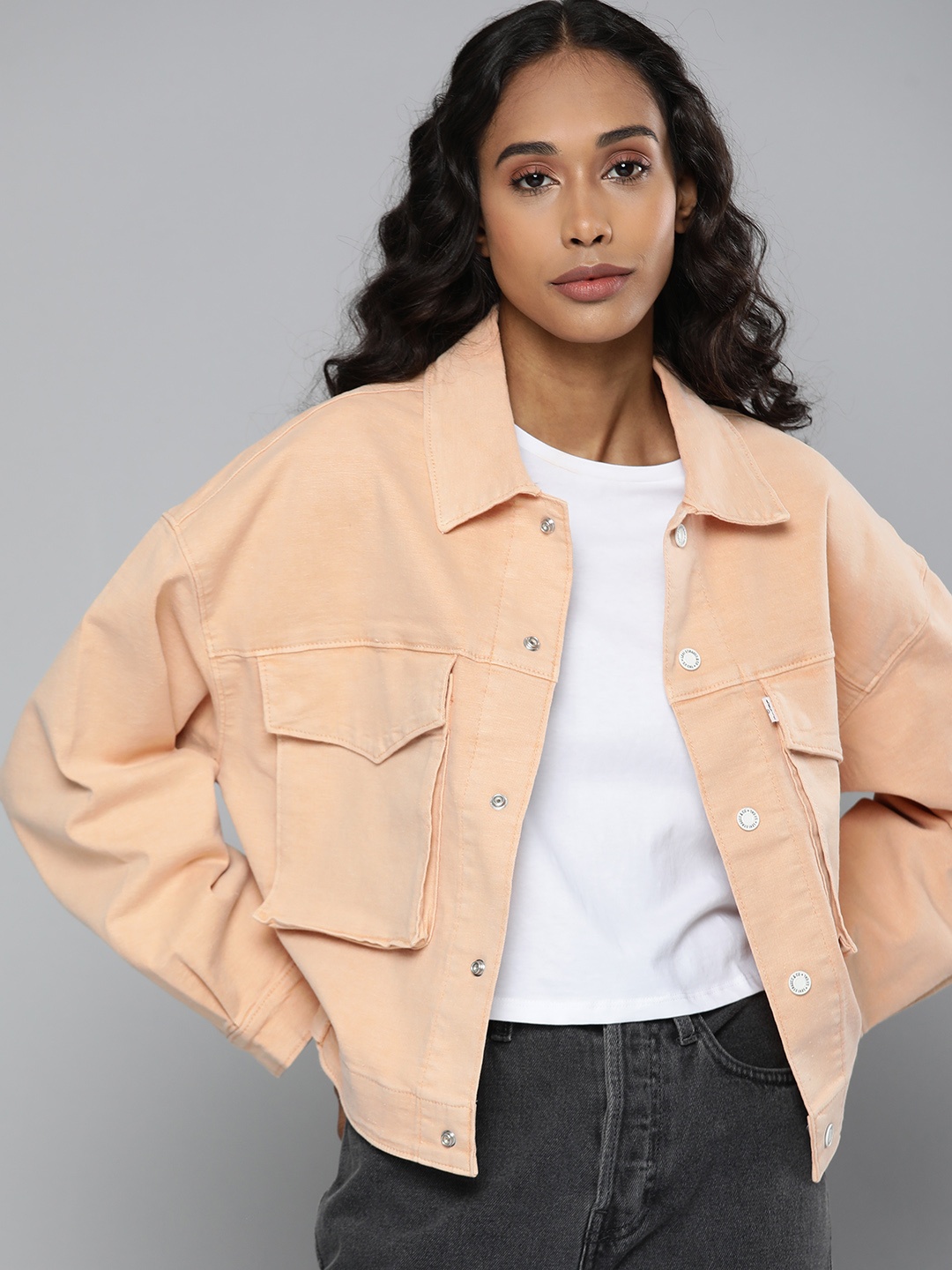 

Levis Women Cream-Coloured Solid Tailored Jacket