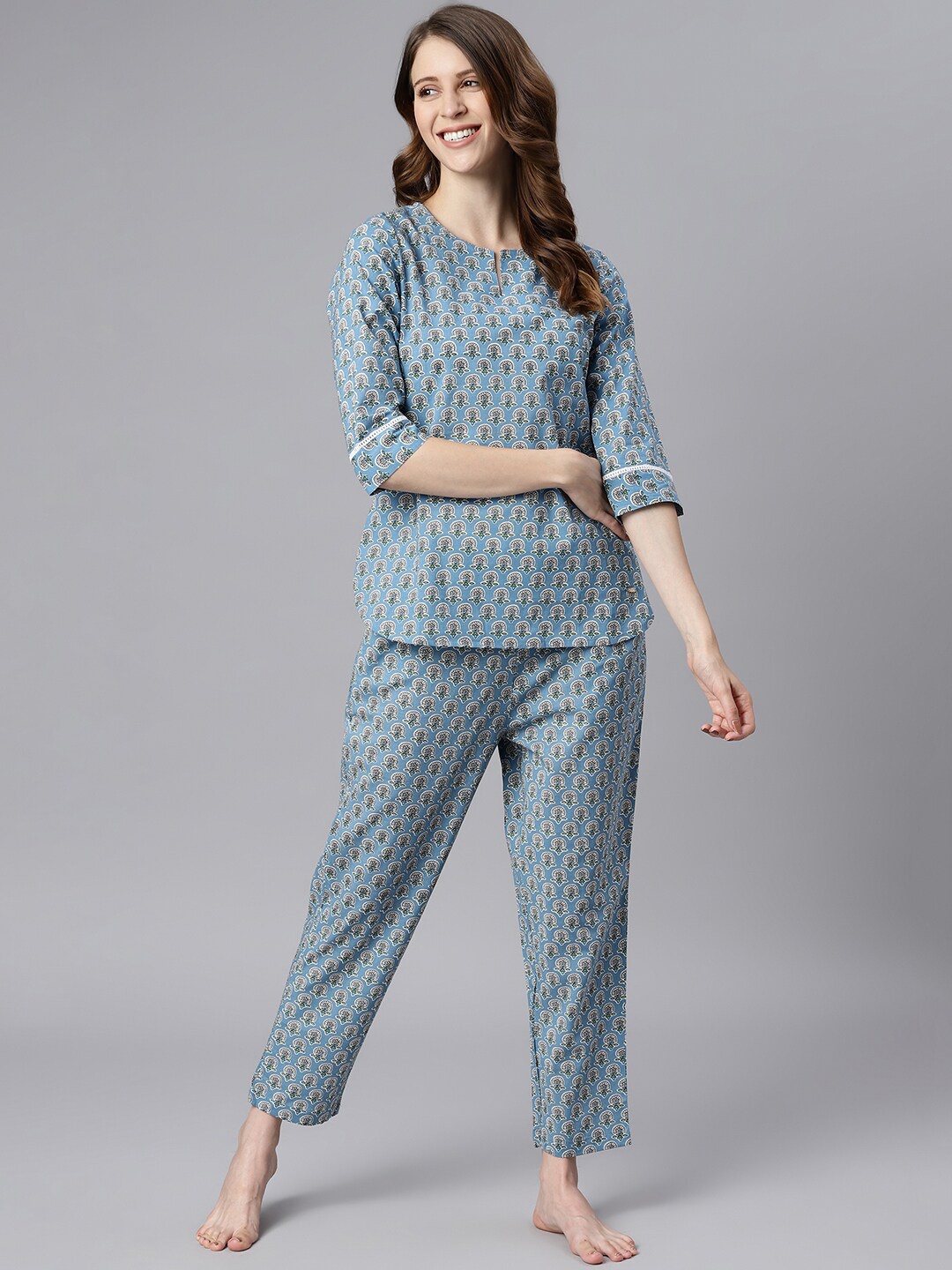 

Janasya Women Blue & White Printed Night suit