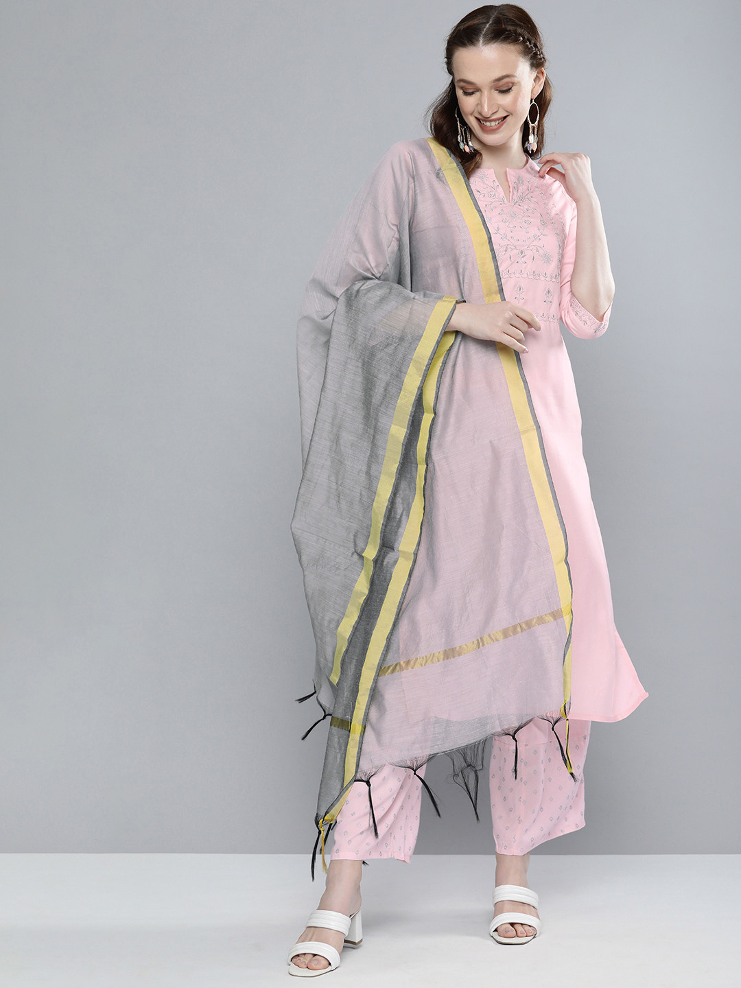 

Vishudh Women Pink Ethnic Motifs Embroidered Thread Work Kurta with Palazzos & With Dupatta