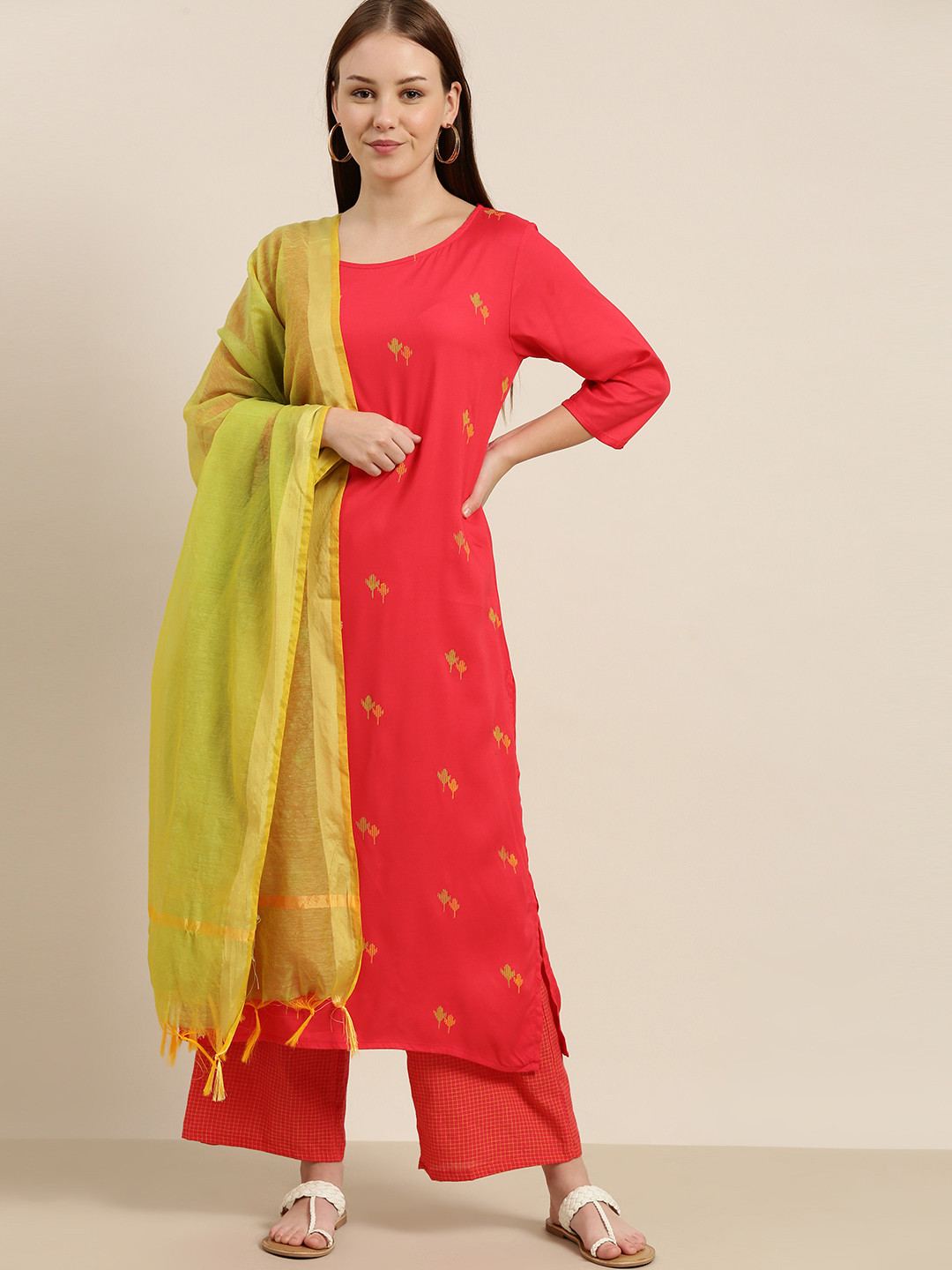 

Vishudh Women Pink Ethnic Motifs Printed Kurta with Palazzos & Dupatta