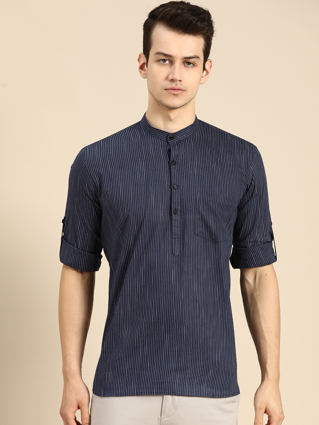 

RAJUBHAI HARGOVINDAS Men Navy Blue & White Striped Pure Cotton Handloom Kurta