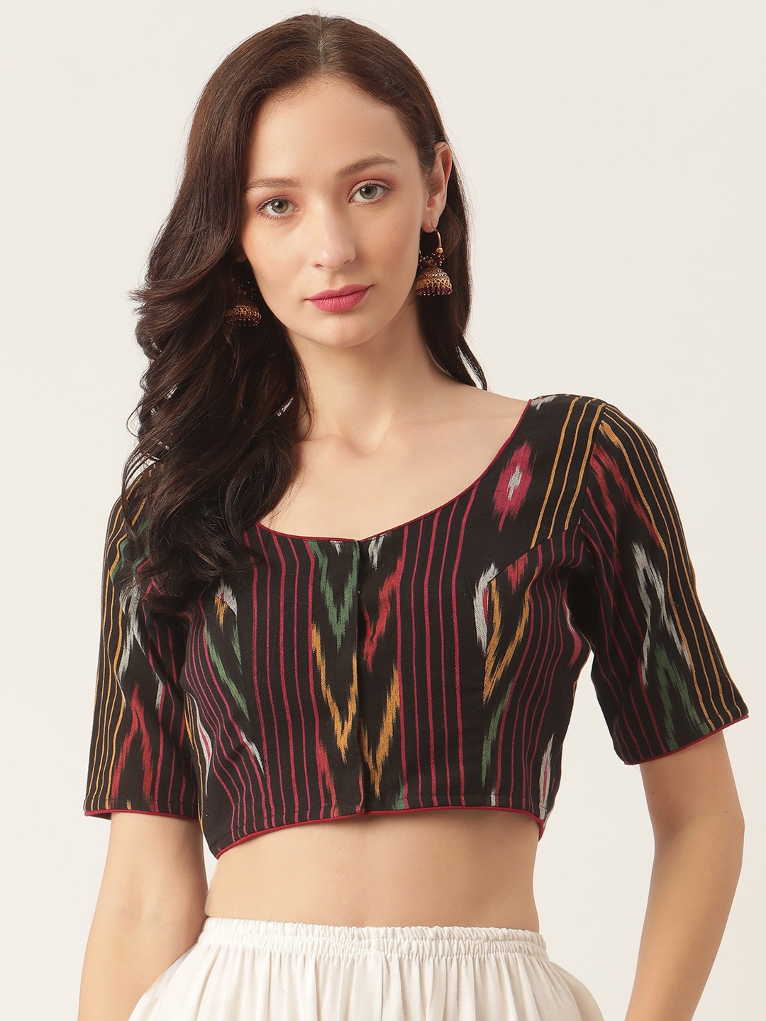 

Studio Shringaar Women Black & Red Ikkat Printed Pure Cotton Saree Blouse