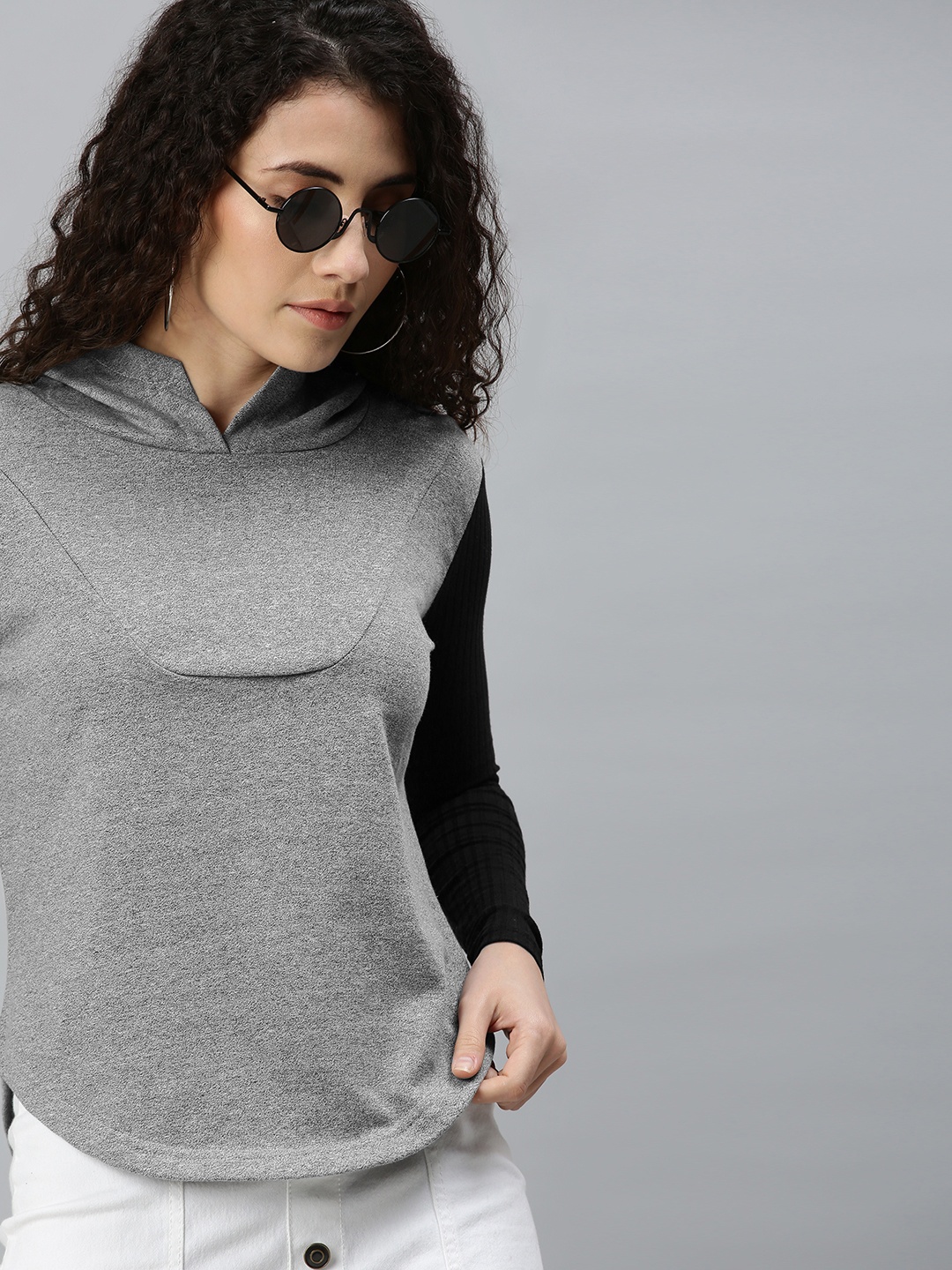 

Campus Sutra Women Grey Melange Solid Hooded Sweatshirt