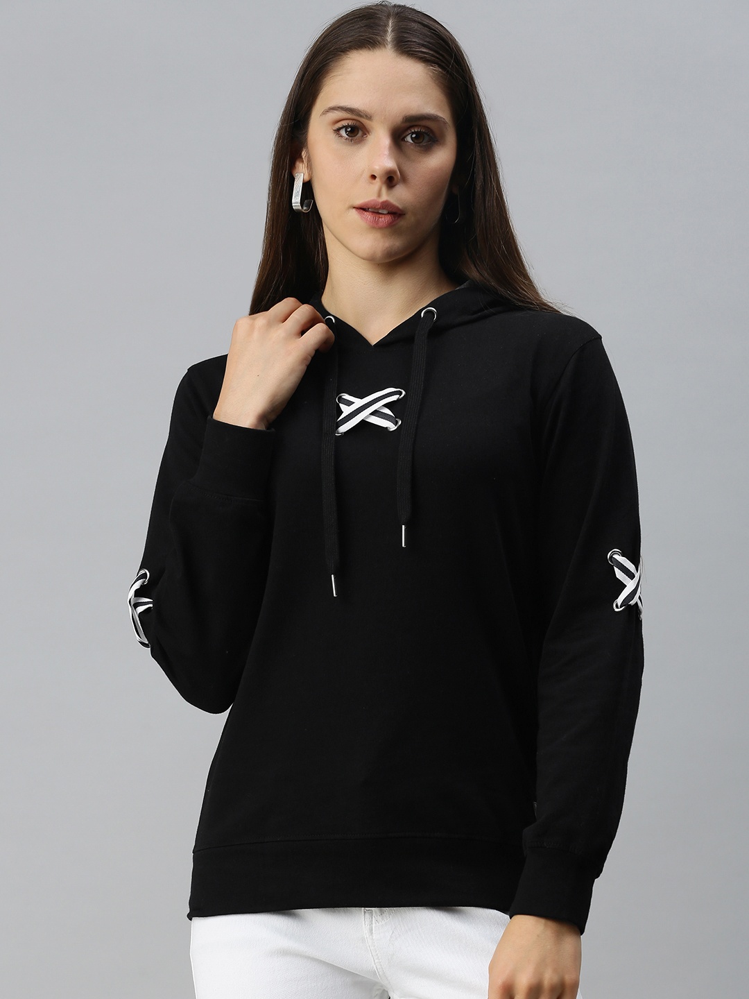 

Campus Sutra Women Black Solid Hooded Sweatshirt