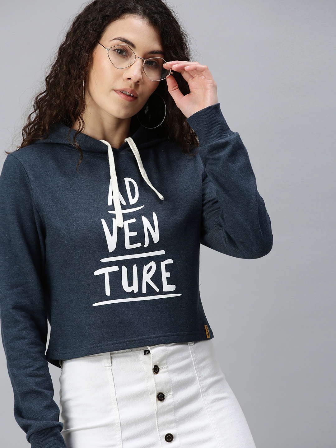 

Campus Sutra Women Navy Blue Printed Cropped Hooded Sweatshirt