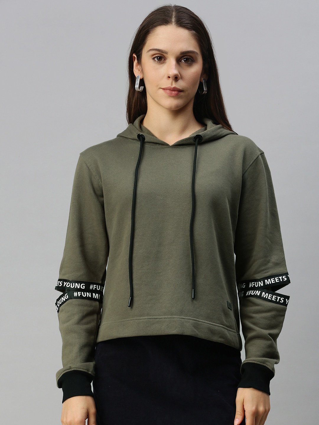 

Campus Sutra Women Olive Green Cut Sleeve Hooded Sweatshirt