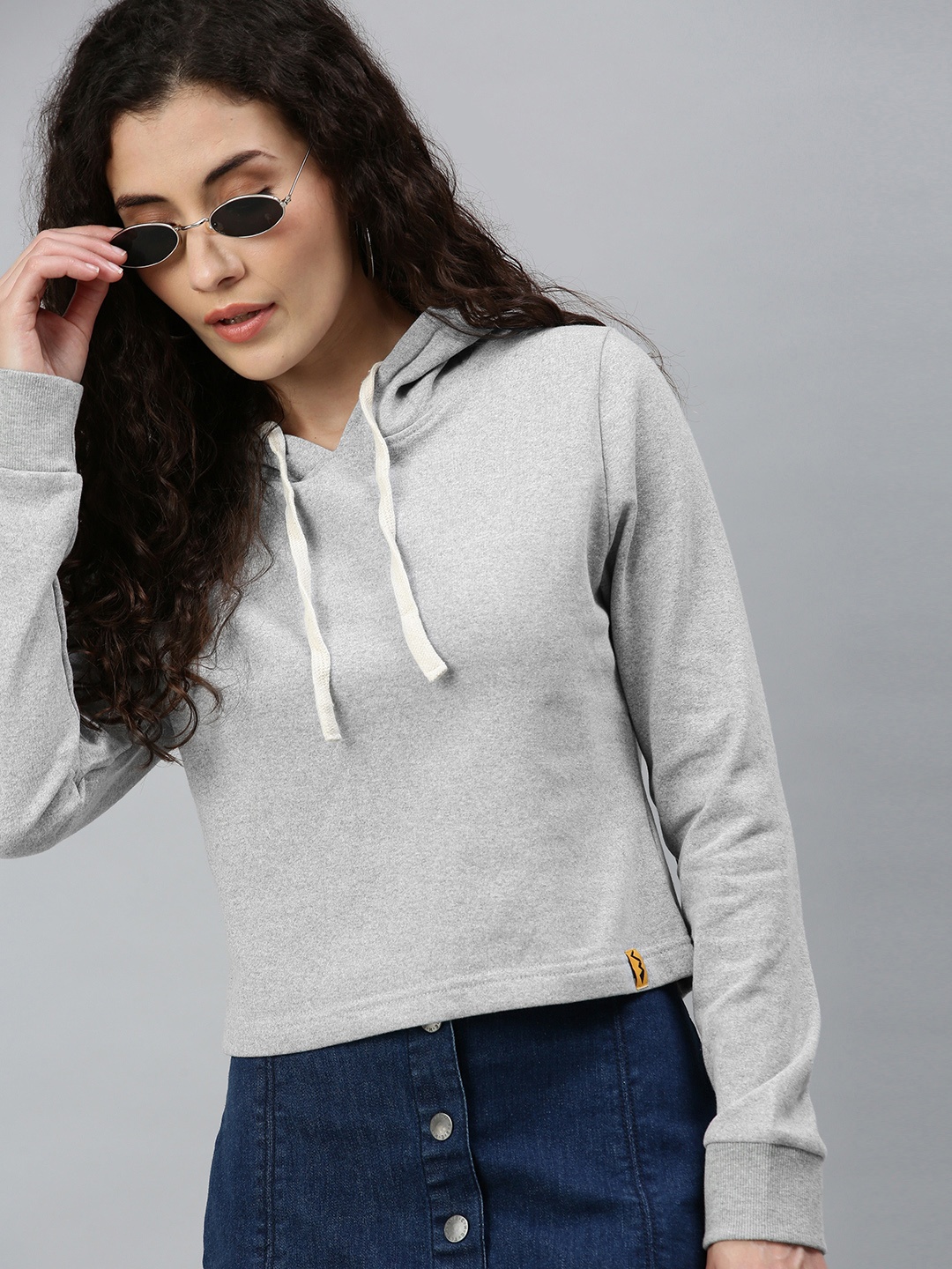 

Campus Sutra Women Grey Hooded Cropped Sweatshirt