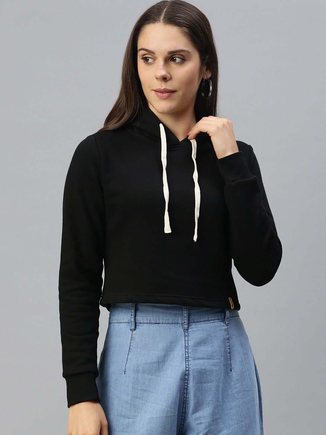 

Campus Sutra Women Black Solid Hooded Cropped Sweatshirt