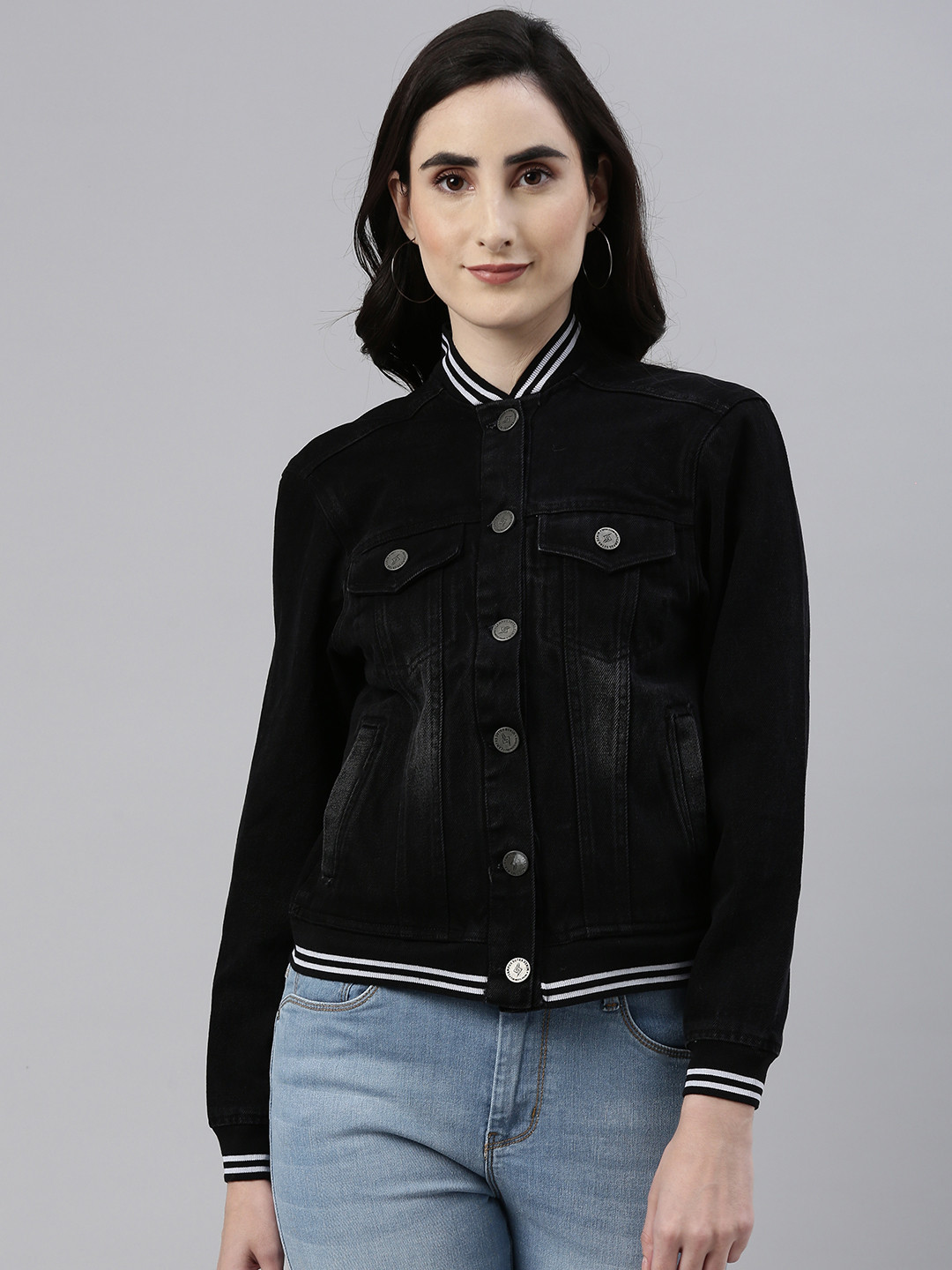 

Campus Sutra Women Black Washed Outdoor Denim Jacket
