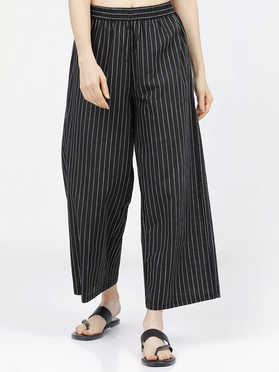 

Vishudh Women Black & White Striped Straight Palazzo