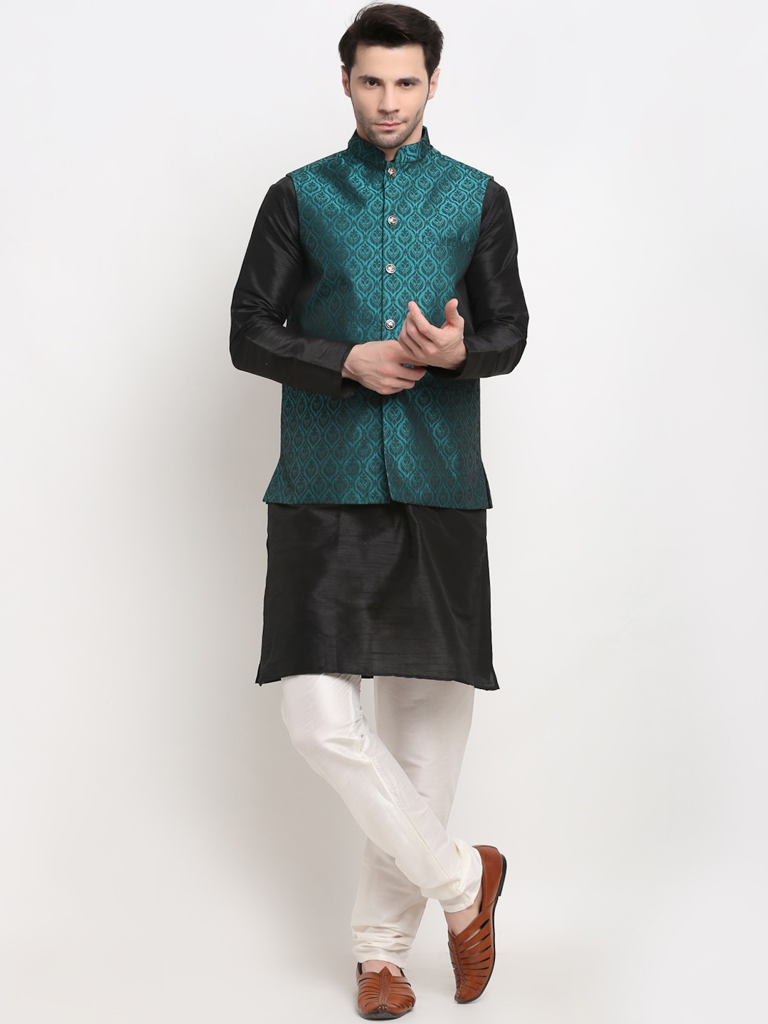 

Jompers Men Black & Off-White Kurta with Churidar & Nehru jacket