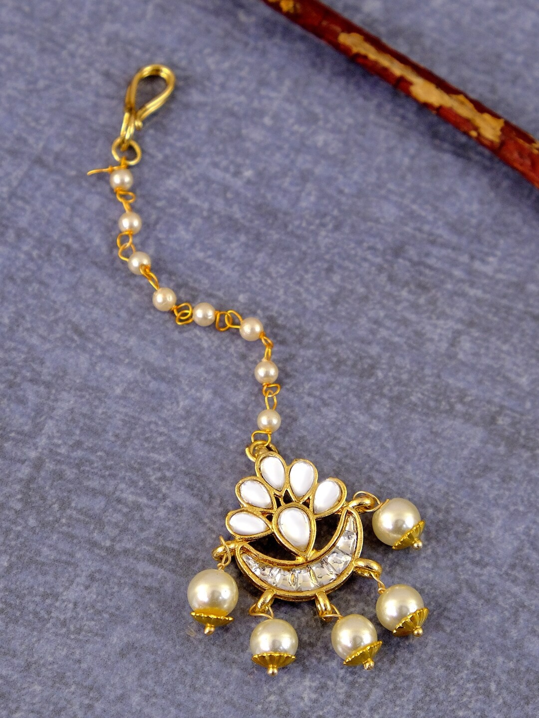 

Crunchy Fashion Gold-Plated White Kundan-Studded & Pearl Beaded Maang Tikka