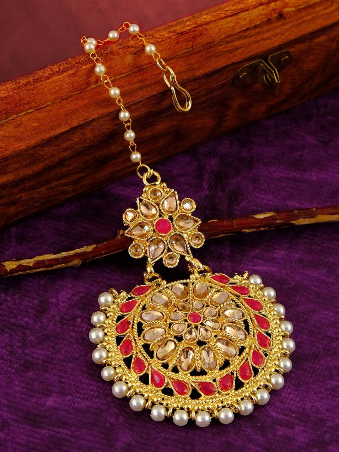 

Crunchy Fashion Gold-Plated Red & White Kundan-Studded Pearl Beaded Maang Tikka