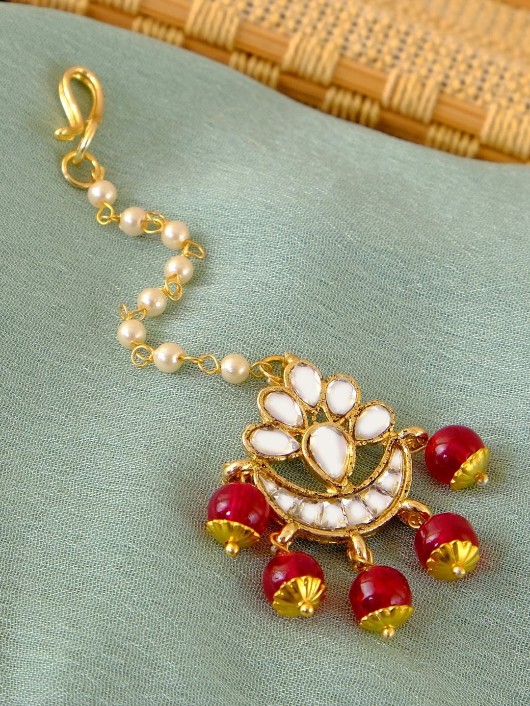 

Crunchy Fashion Gold-Plated White Kundan-Studded & Red Pearl Beaded Meenakari Maang Tikka