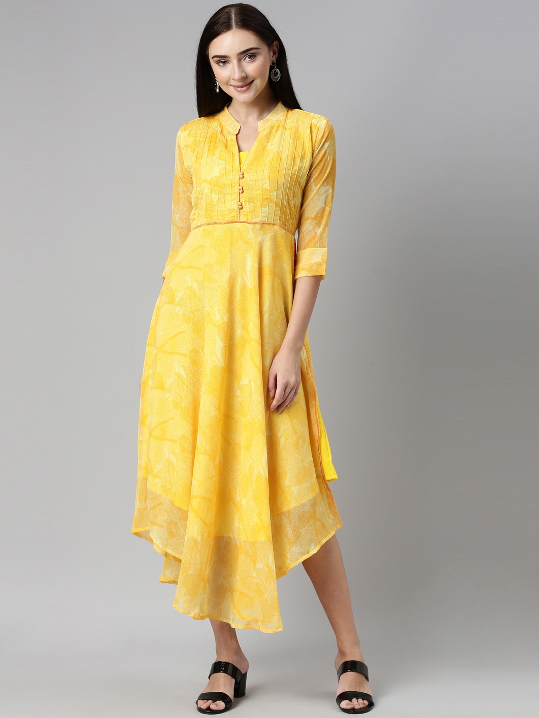 

Souchii Women Yellow Floral Chiffon Midi Dress