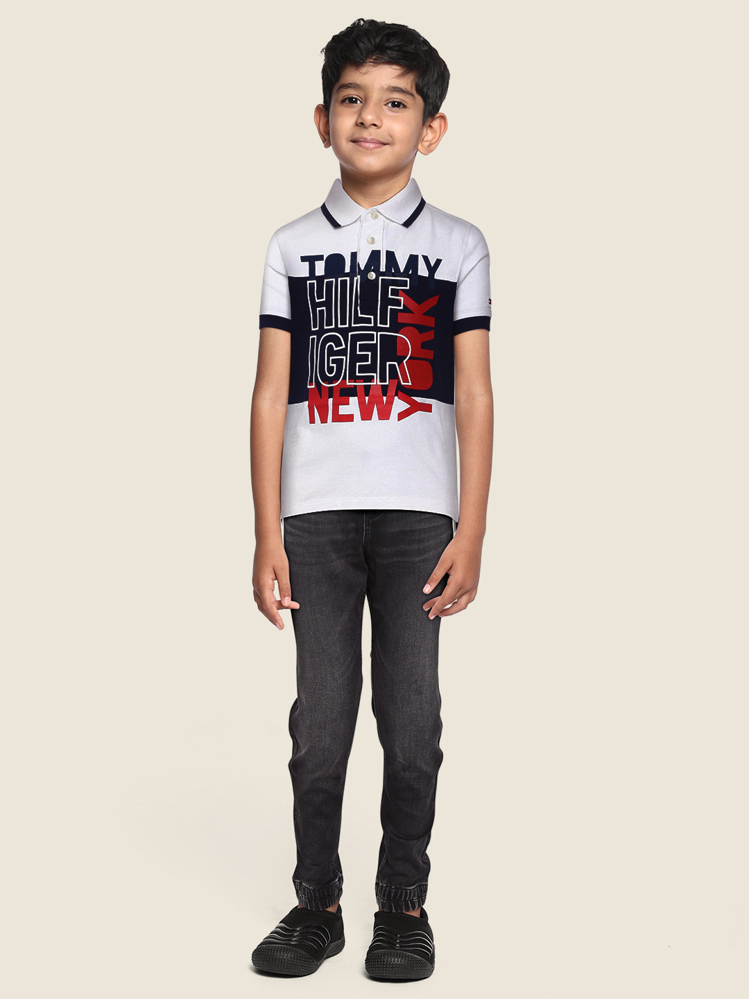 

Tommy Hilfiger Boys White & Navy Blue Brand Logo Printed Pure Cotton T-shirt