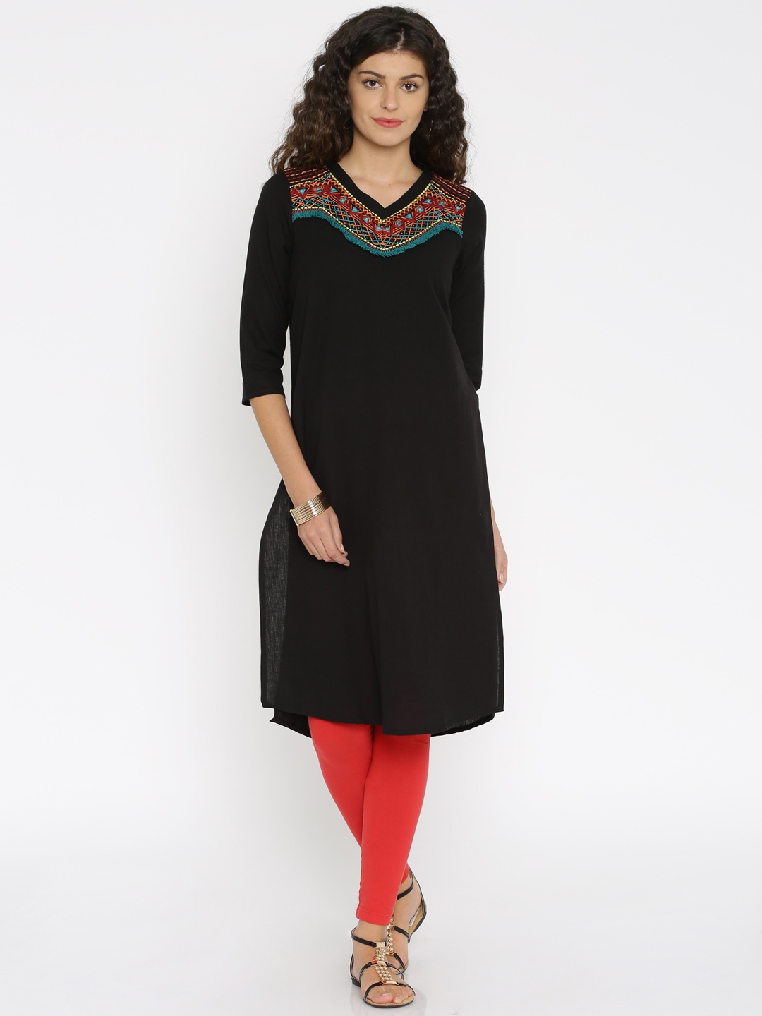

Global Desi Women Black Solid Straight Kurta