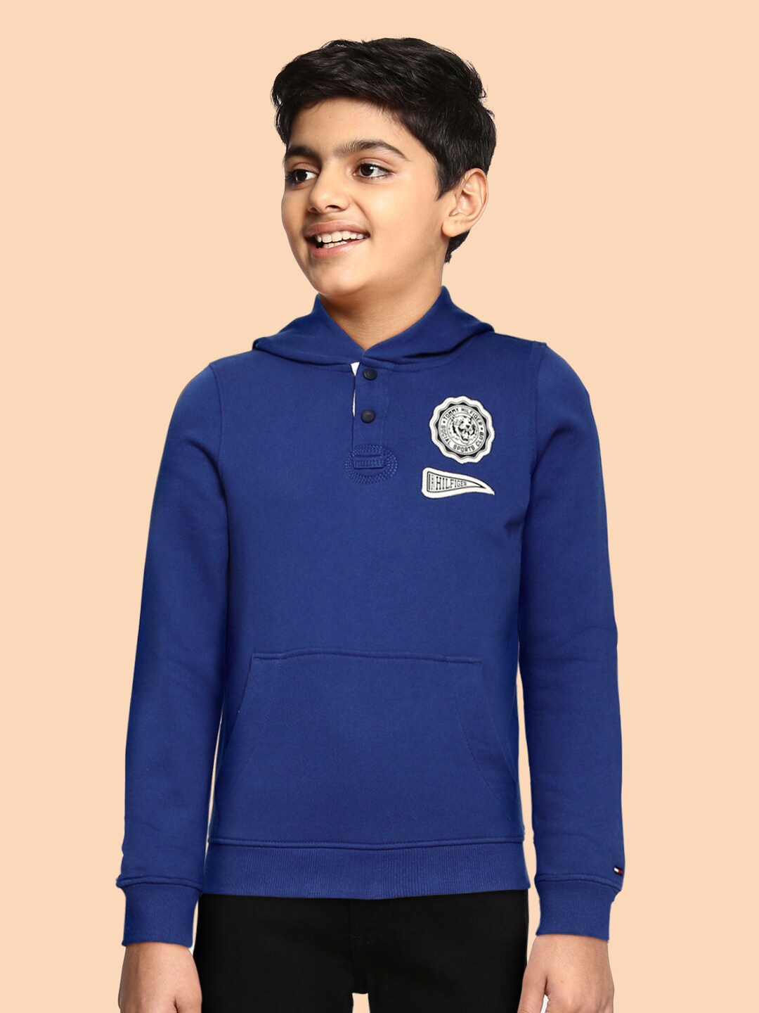 

Tommy Hilfiger Boys Navy Blue Solid Hooded Sweatshirt