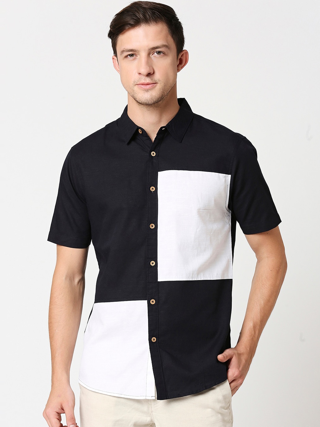 

Bewakoof Men Navy Blue & White Colourblocked Casual Shirt