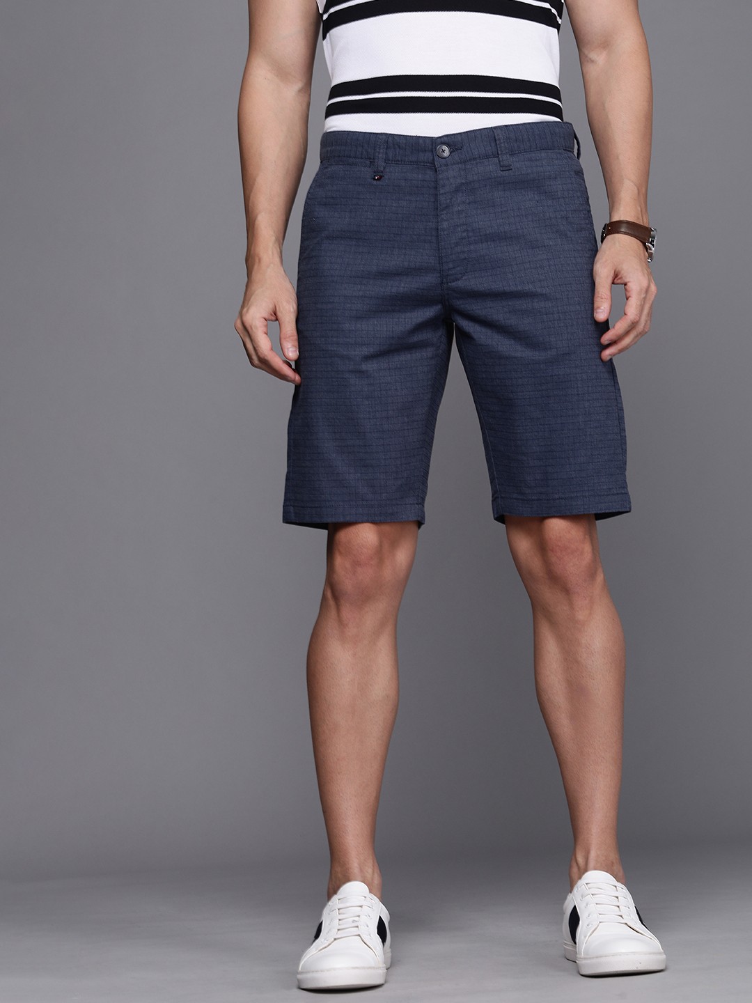 

Louis Philippe Sport Men Blue Checked Slim Fit Regular Shorts