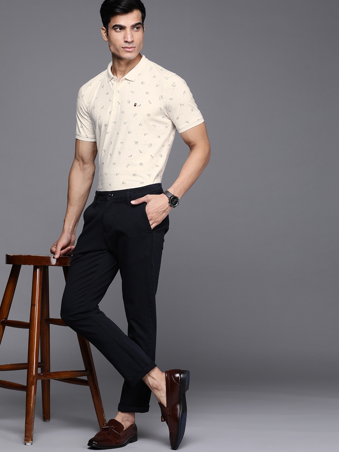 

Louis Philippe Sport Men Off White & Navy Blue Melange Effect Abstract Print T-shirt