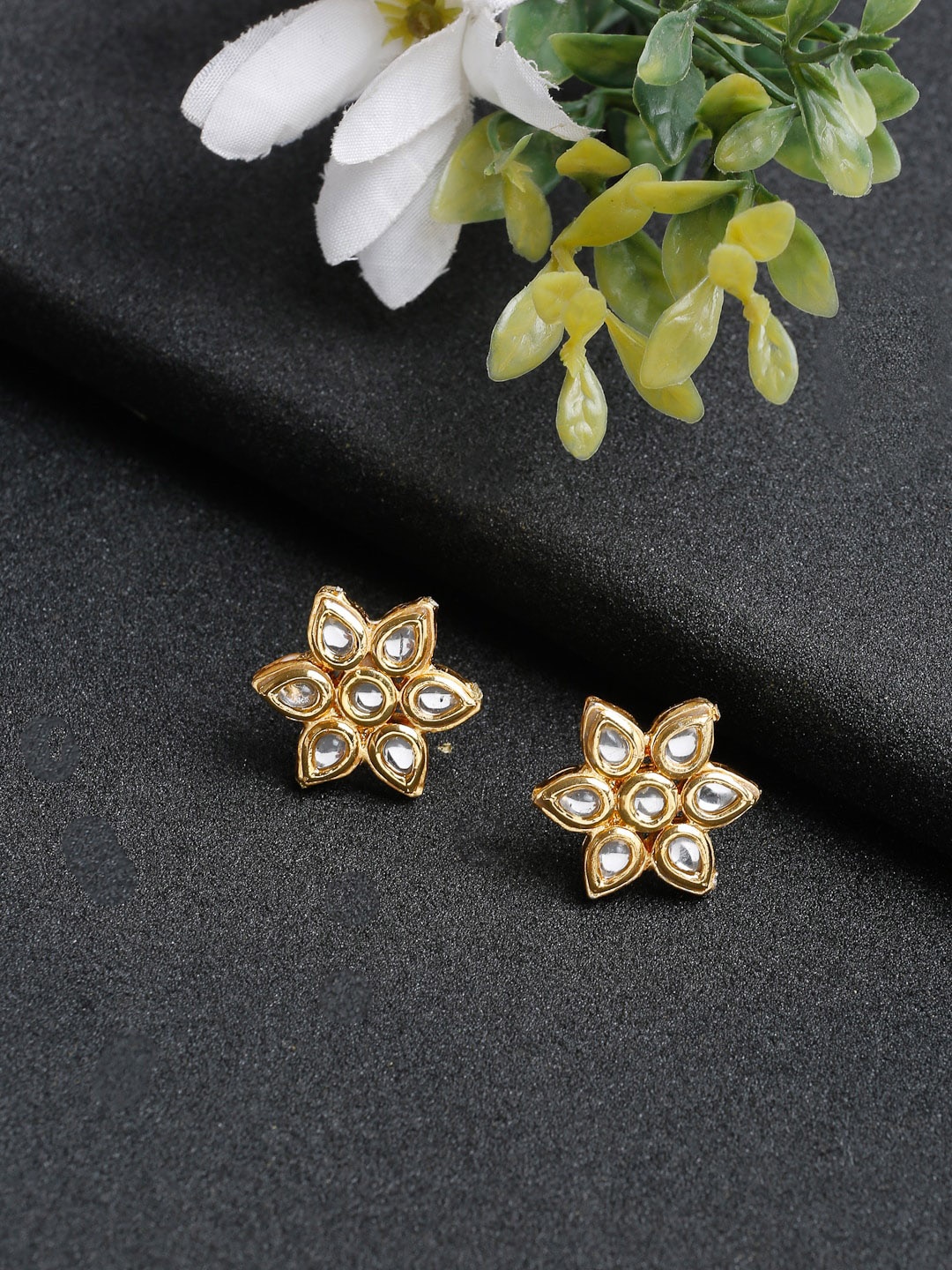 

Ruby Raang Gold-Toned & Kundan Studded Floral Studs Earrings