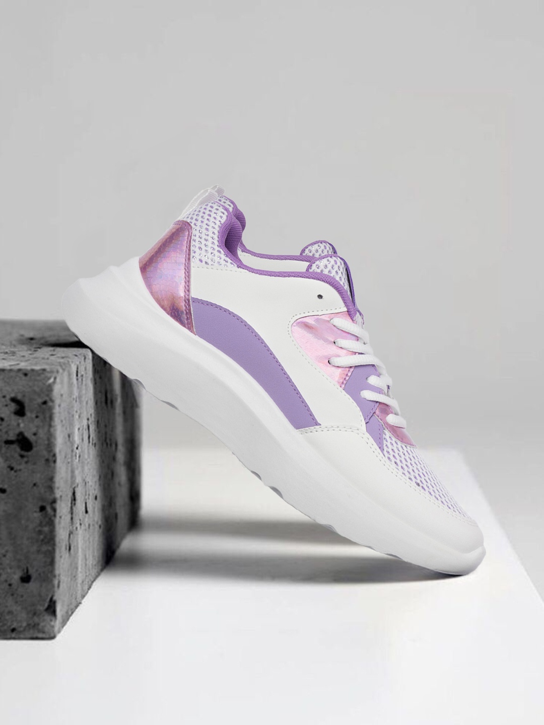 

Mast & Harbour Women White & Purple Colourblocked Sneakers