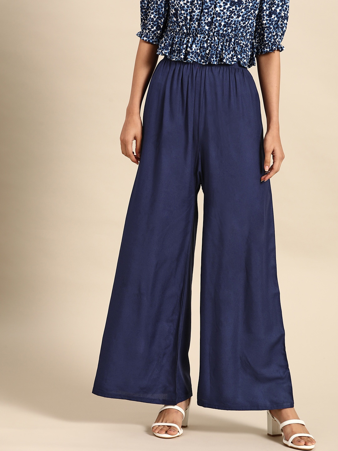 

Saadgi Women Navy Blue Solid Palazzos