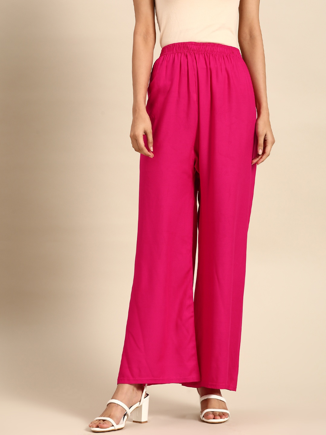 

Saadgi Women Pink Solid Straight Palazzos