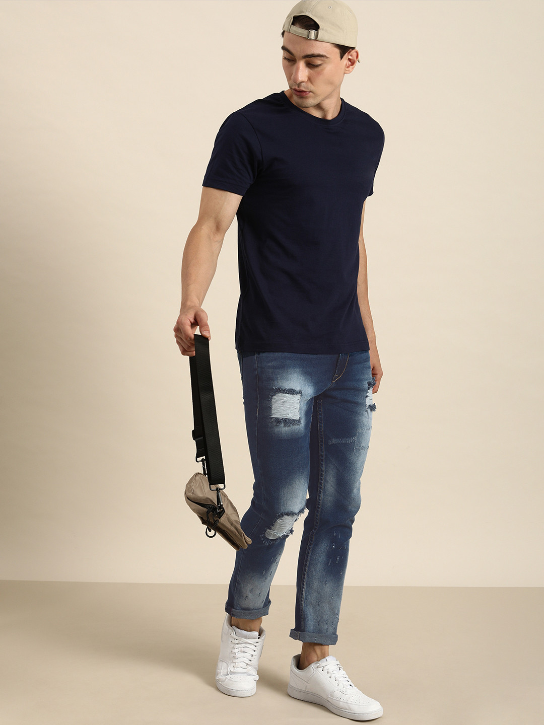 

Moda Rapido Men Blue Slim Fit Highly Distressed Heavy Fade Stretchable Jeans