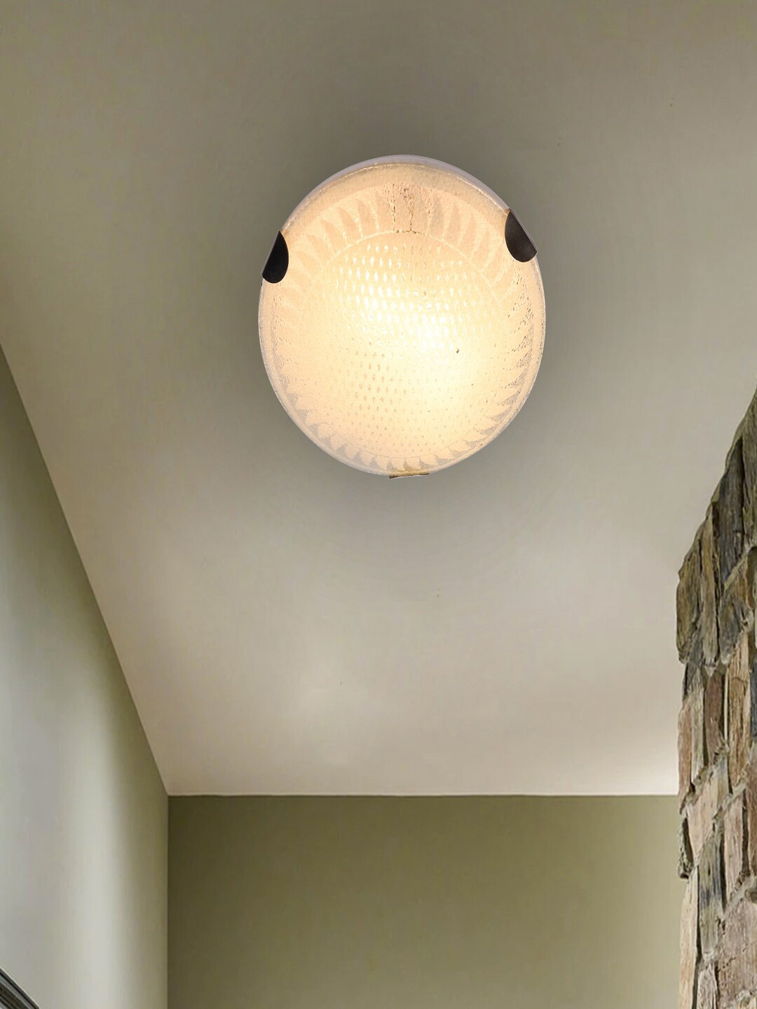 

MFD HOME FURNISHING White Glass Quirky Flush Mount