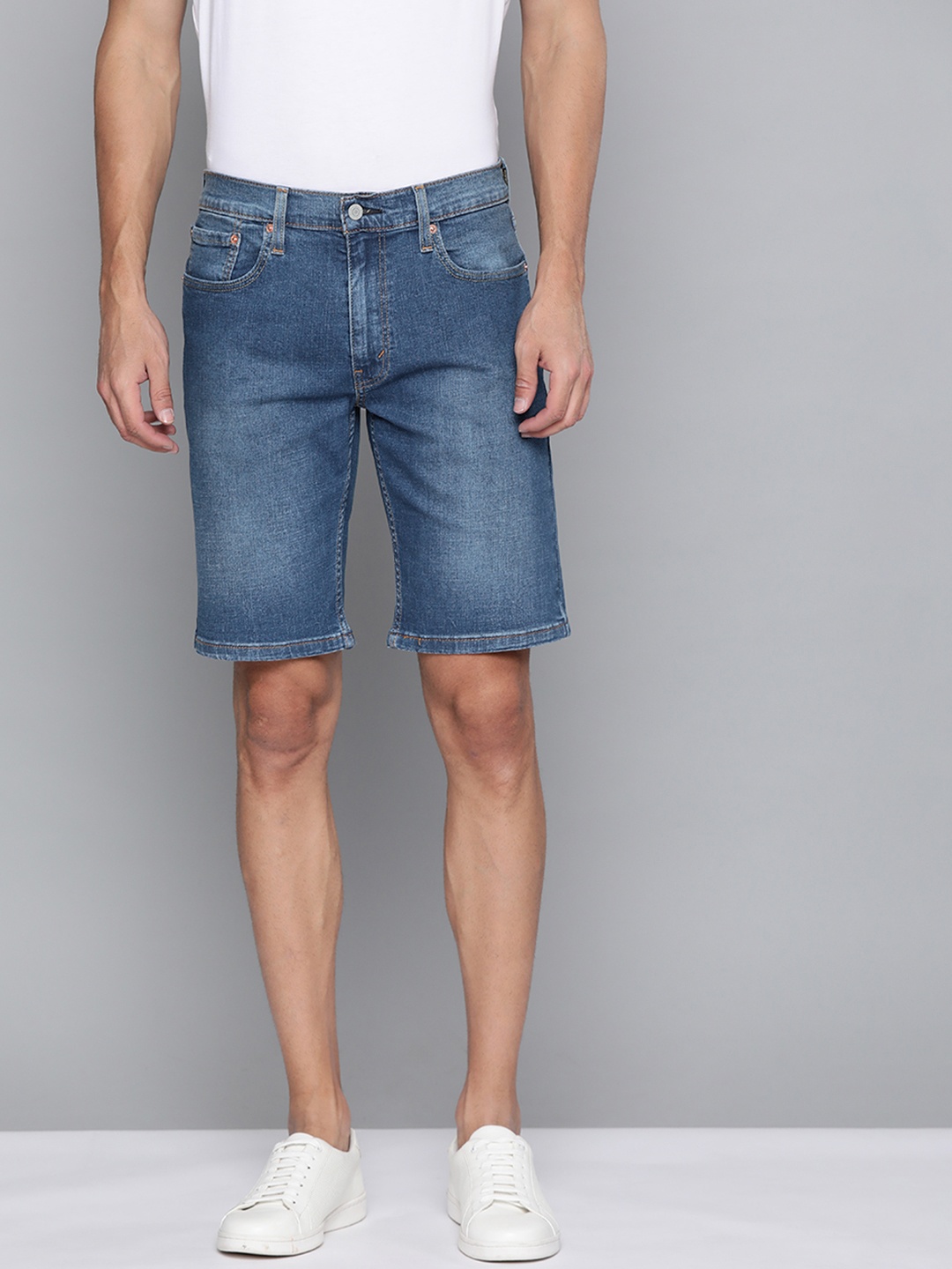 

Levis Men Blue Washed Denim Shorts