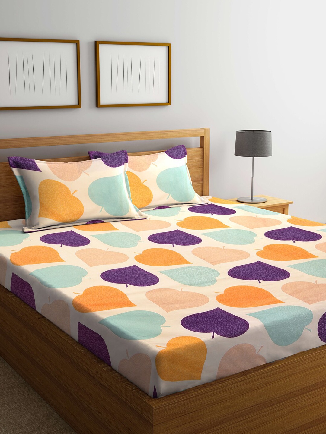 

KLOTTHE Peach-Coloured & Purple Floral 210 TC King Bedsheet with 2 Pillow Covers
