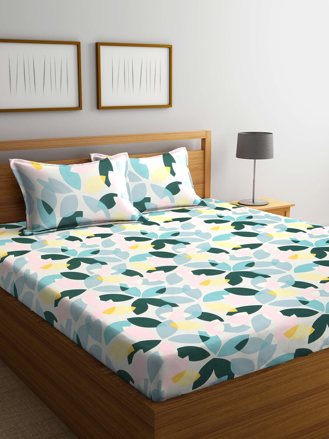 

KLOTTHE Multicoloured Floral 210 TC King Bedsheet with 2 Pillow Covers, Multi