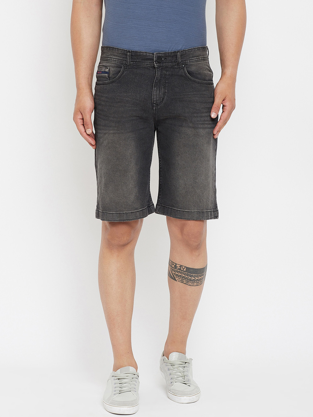 

Crimsoune Club Men Grey Washed Slim Fit Mid-Rise Denim Shorts